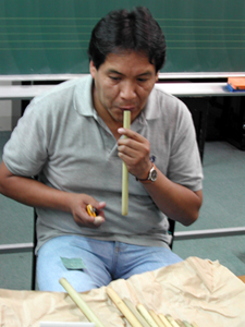 指導するフェルナンド